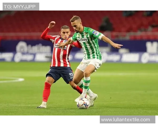 西甲焦点战比利亚雷亚尔迎战阿拉维斯争夺宝贵积分