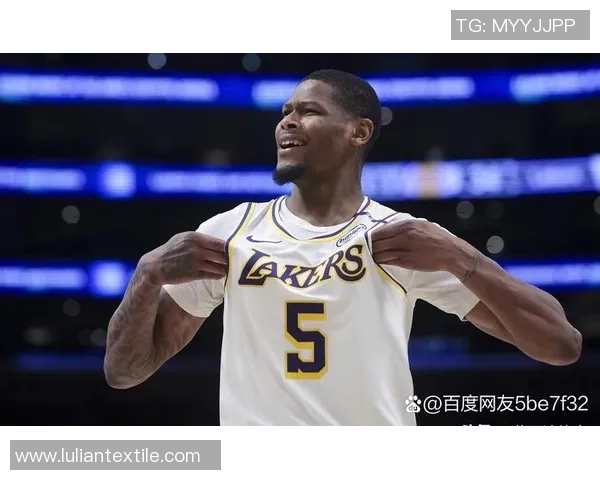 百度体育直播湖人对阵雄鹿精彩对决全场回顾与精彩瞬间分析